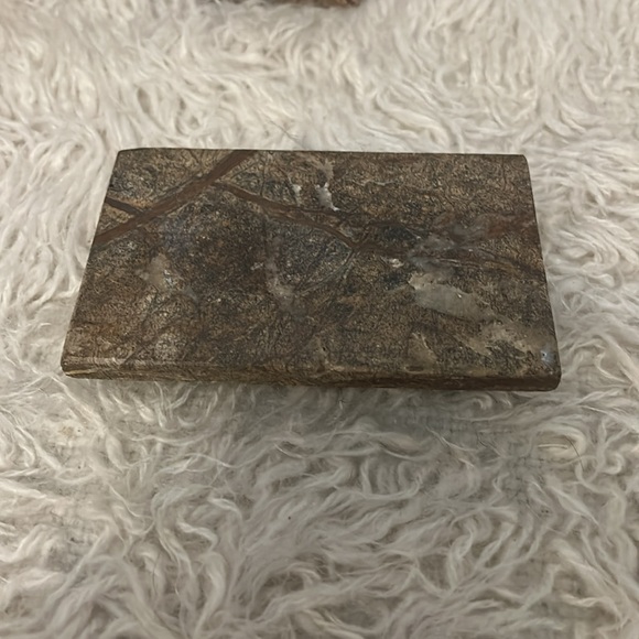 5PC Marble bathroom set. Soap dish, toothbrush holder, 2 accessory holders. - Picture 4 of 10